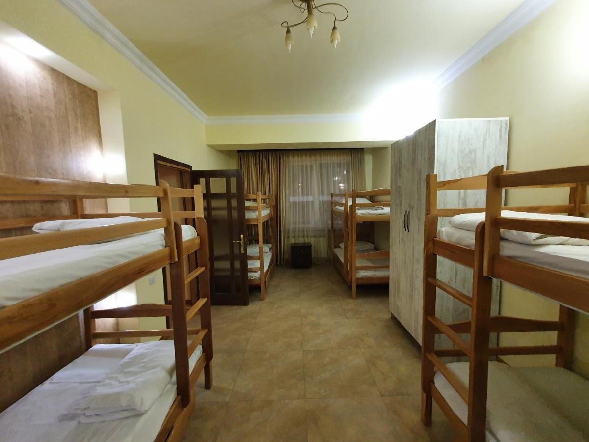 capsule hostel in center Jerevan Buitenkant foto